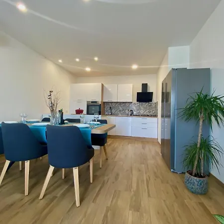 Апартаменты Vert Apartman Кастав