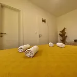 Vert Apartman アパート カスタヴ